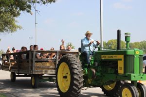 FALL FESTIVAL : FRIENDS, FOOD, FUN